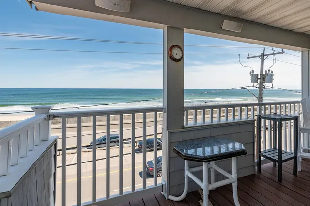 $675,000 | 591 Ocean Boulevard, Unit 6, Hampton, NH 03842