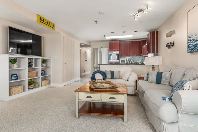 $675,000 | 591 Ocean Boulevard, Unit 6, Hampton, NH 03842