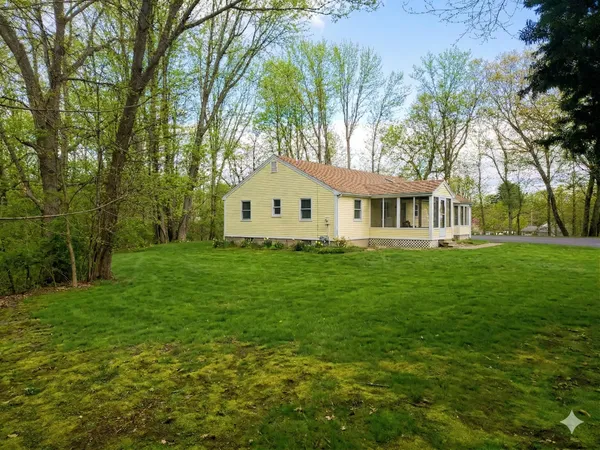 $569,000 | 18 Littlefield Court, North Berwick, ME 03906