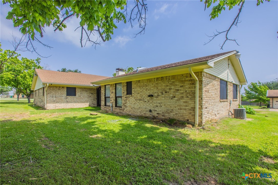 1608 Sunset Road Waco, TX 76706 - Photo 28 of 38