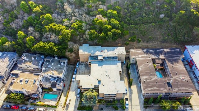 a picture of city view