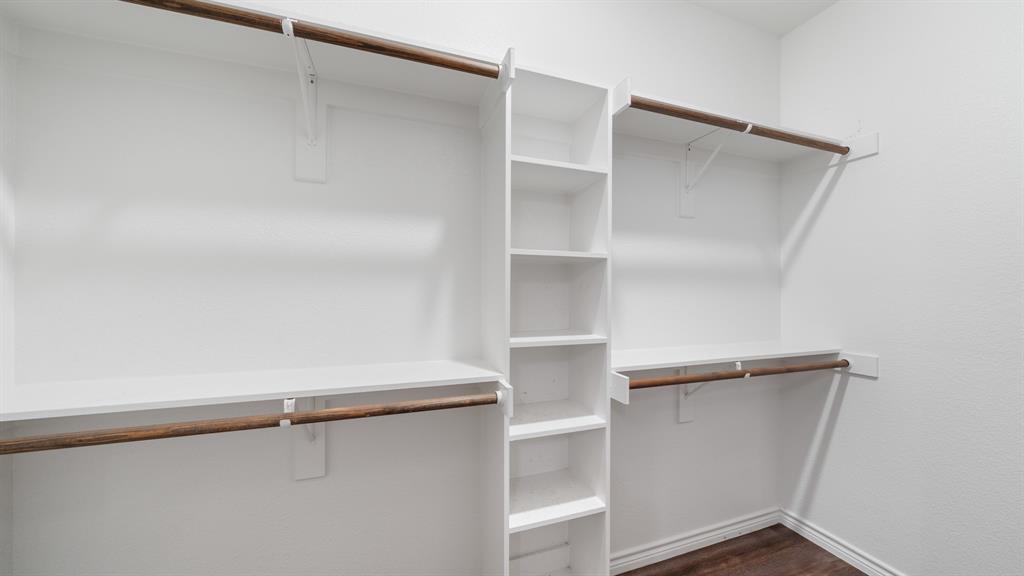 1401 Ridgebriar Drive Kaufman, TX 75142 - Photo 15 of 26 Walk in closet
