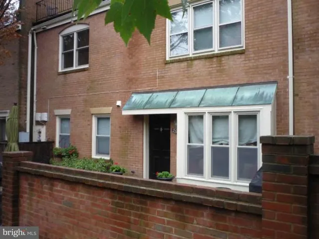 $3,800 | 2540 Fairfax Drive, Unit A, Arlington, VA 22201