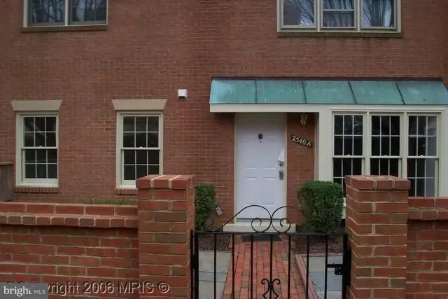 $3,800 | 2540 Fairfax Drive, Unit A, Arlington, VA 22201