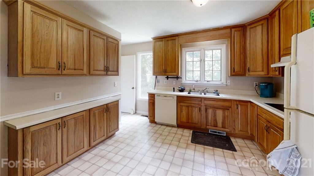 62 Kennedy Road Weaverville, NC 28787 - Photo 13 of 28 Gallery Image 13