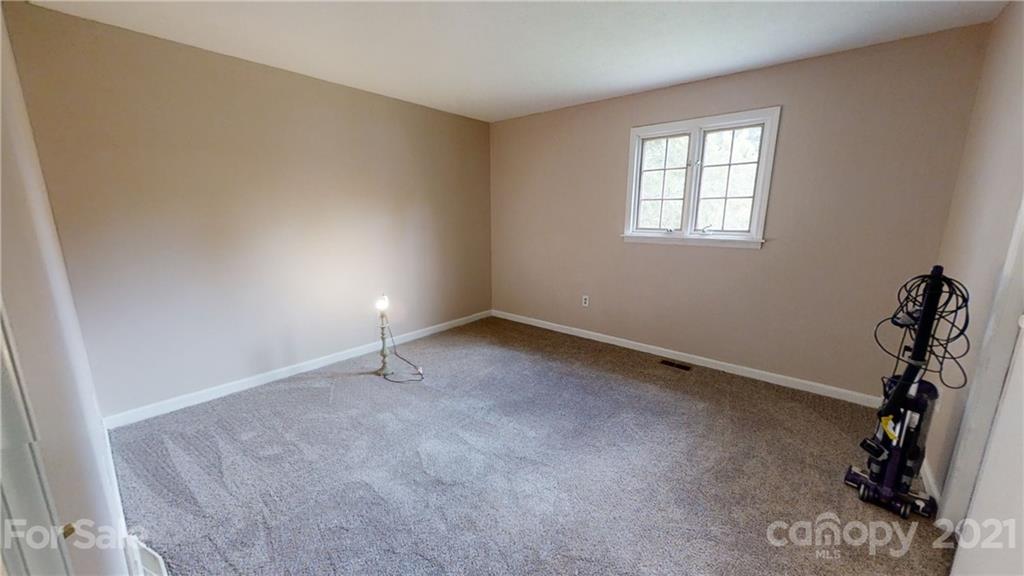 62 Kennedy Road Weaverville, NC 28787 - Photo 18 of 28 Gallery Image 18