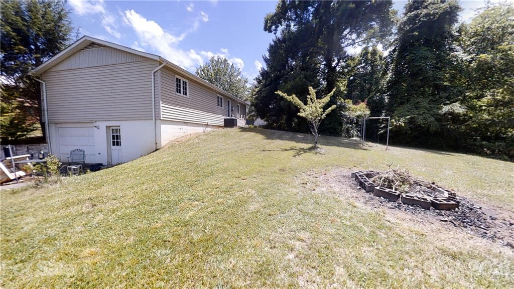 62 Kennedy Road Weaverville, NC 28787 - Photo 3 of 28 Gallery Image 3