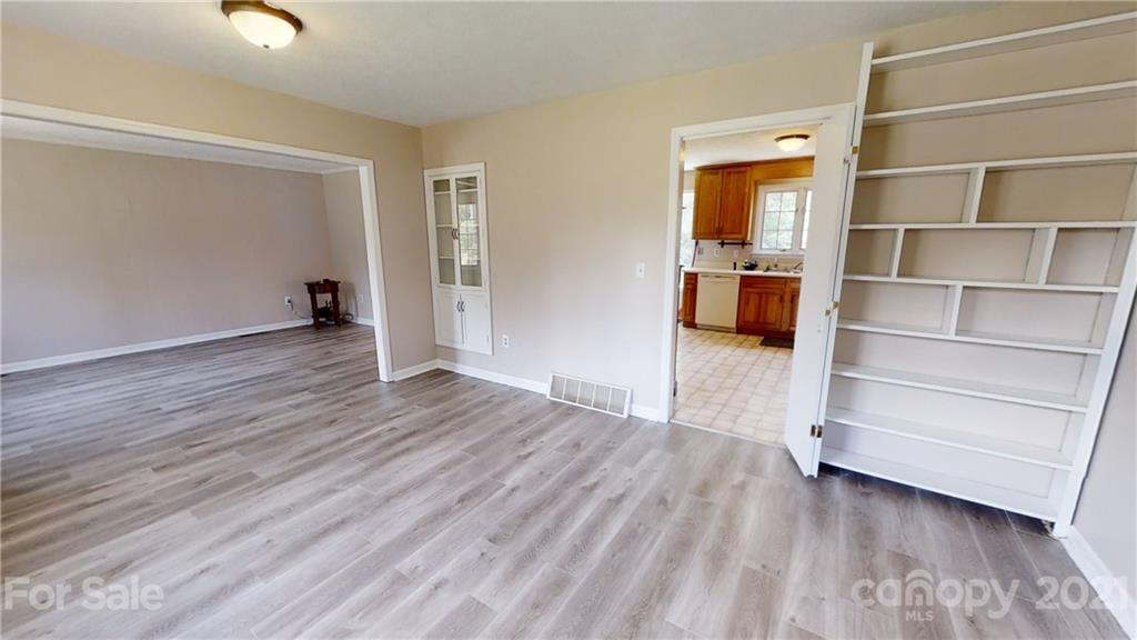 62 Kennedy Road Weaverville, NC 28787 - Photo 7 of 28 Gallery Image 7