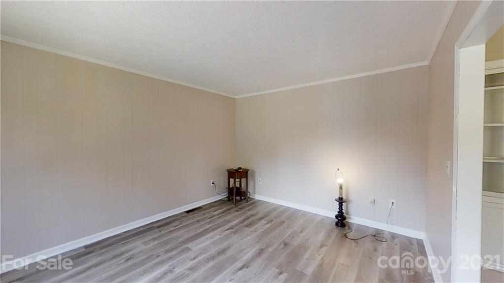 62 Kennedy Road Weaverville, NC 28787 - Photo 9 of 28 Gallery Image 9