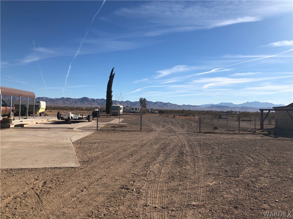 4590 Elgin Road Golden Valley, AZ 86413 - Photo 3 of 10 a view of a parking area