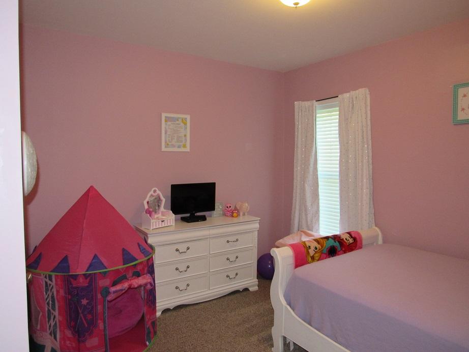 4555 Old Stage Road Radford, VA 24141 - Photo 16 of 37 4555 old stage bedroom 2 view 2