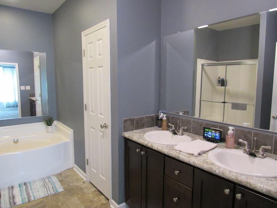 4555 Old Stage Road Radford, VA 24141 - Photo 20 of 37 4555 Old Stage Master Bath