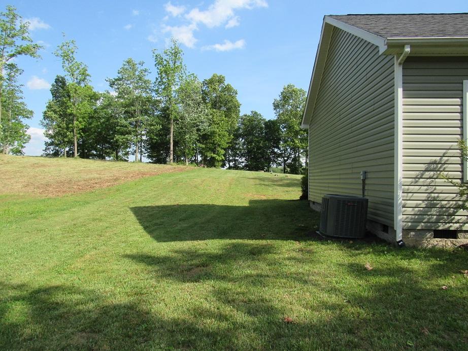 4555 Old Stage Road Radford, VA 24141 - Photo 36 of 37 4555 Old Stage side yard