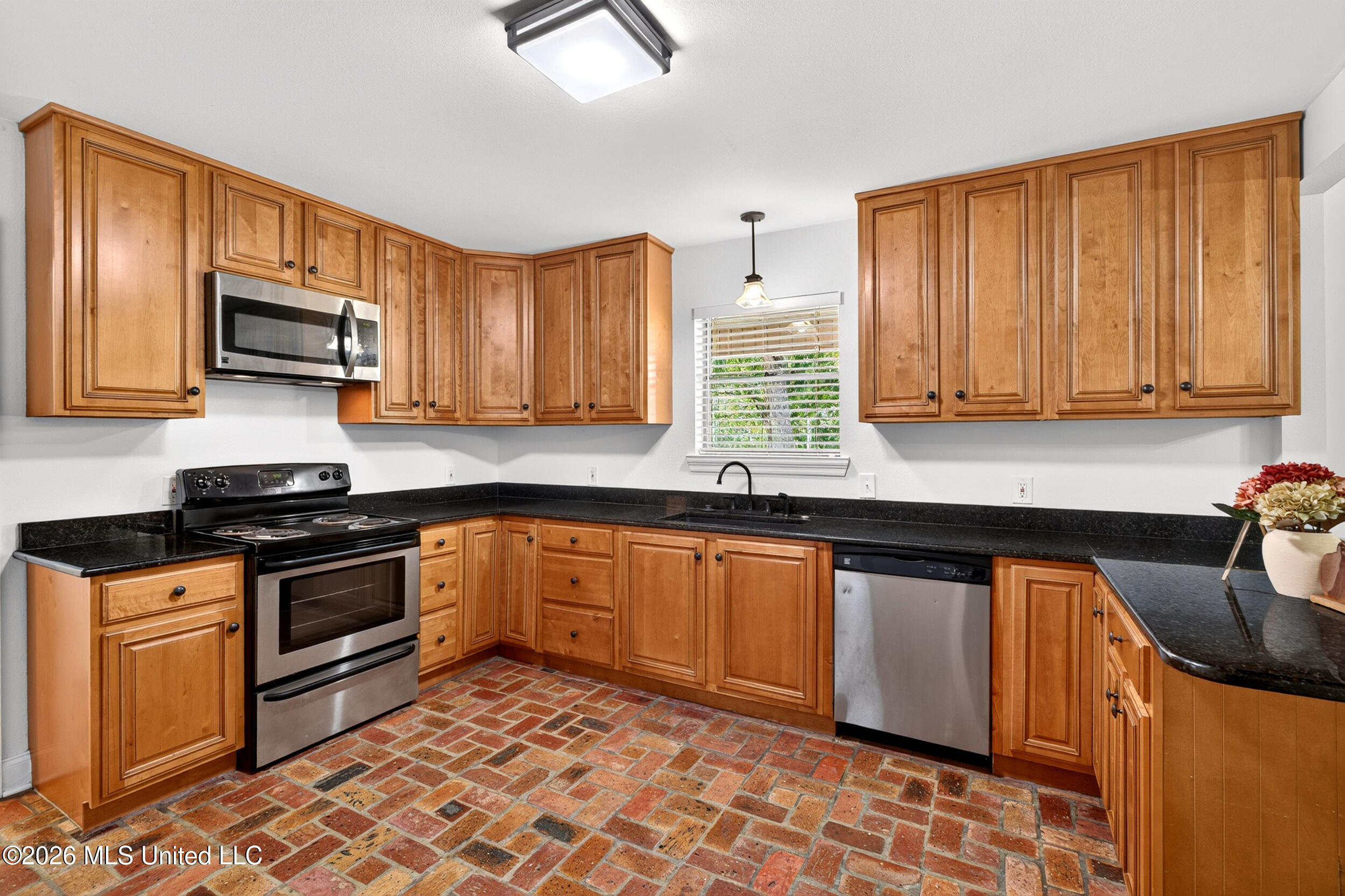 340 West Union Road Carriere, MS 39426 - Photo 17 of 70 26_kitchen