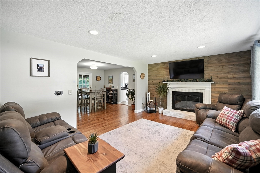 8 Meadow View Road Wilbraham, MA 01095 - Photo 11 of 28 Gallery Image 11