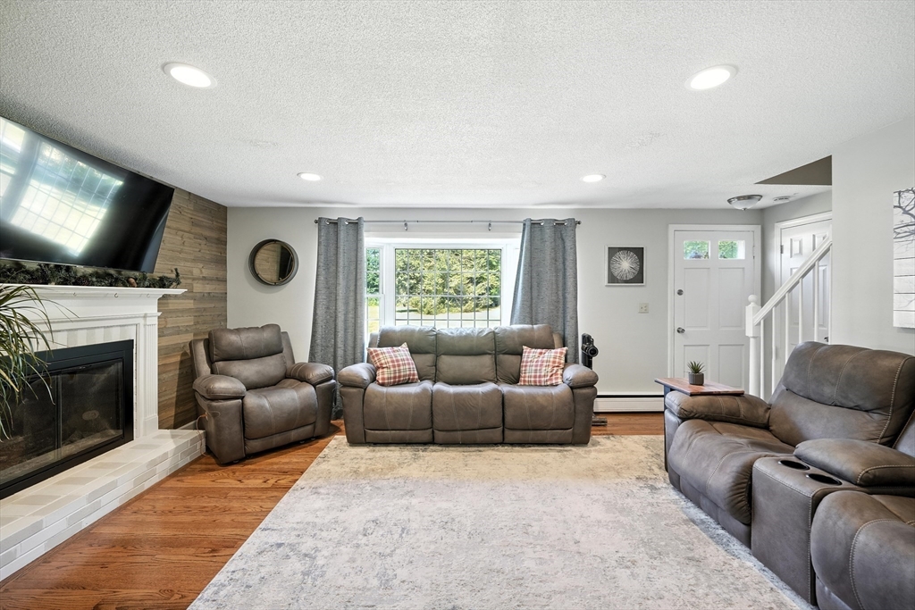 8 Meadow View Road Wilbraham, MA 01095 - Photo 10 of 28 Gallery Image 10