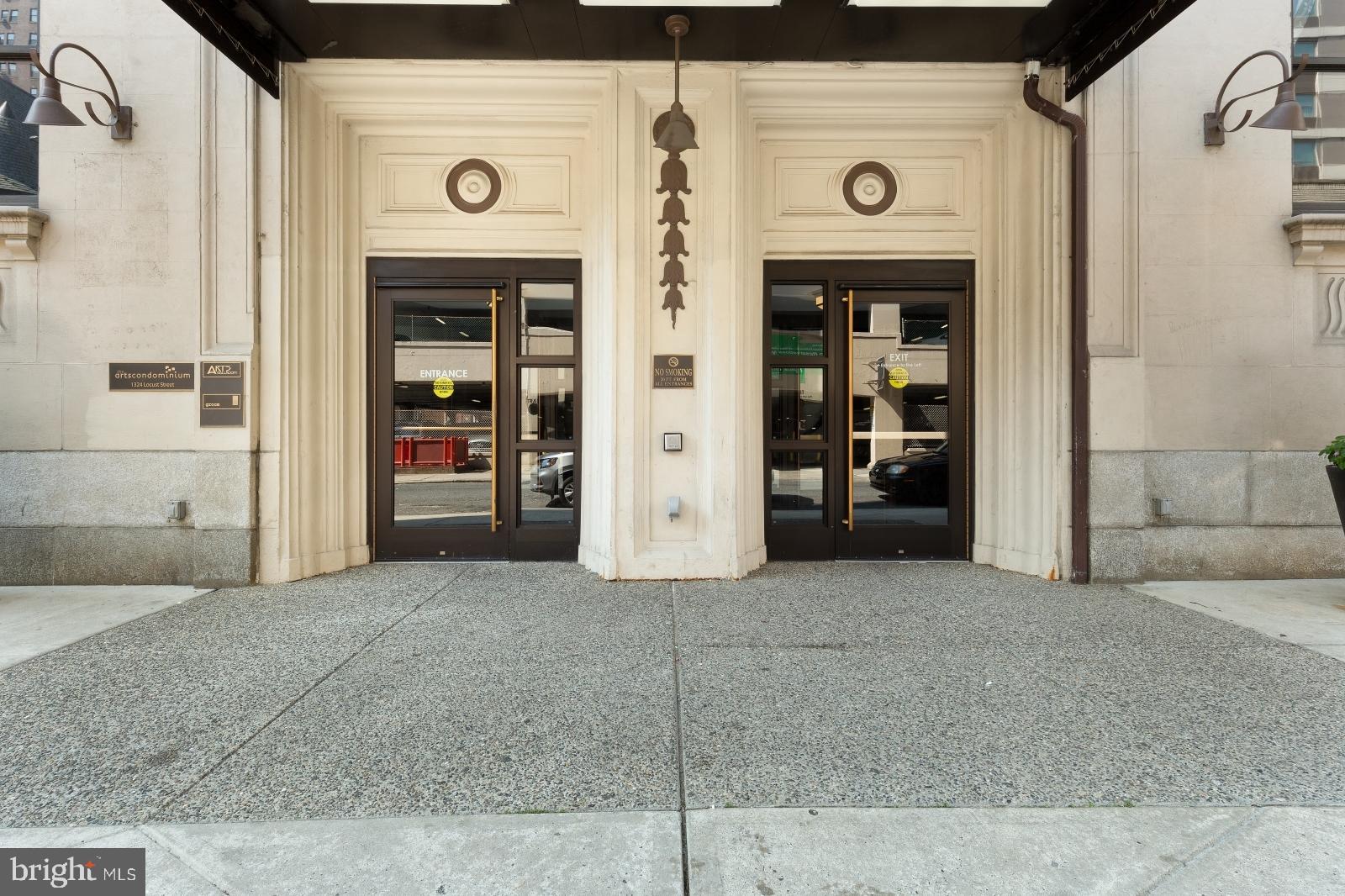 1324 Locust Street, Unit 802 Philadelphia, PA 19107 - Photo 32 of 34