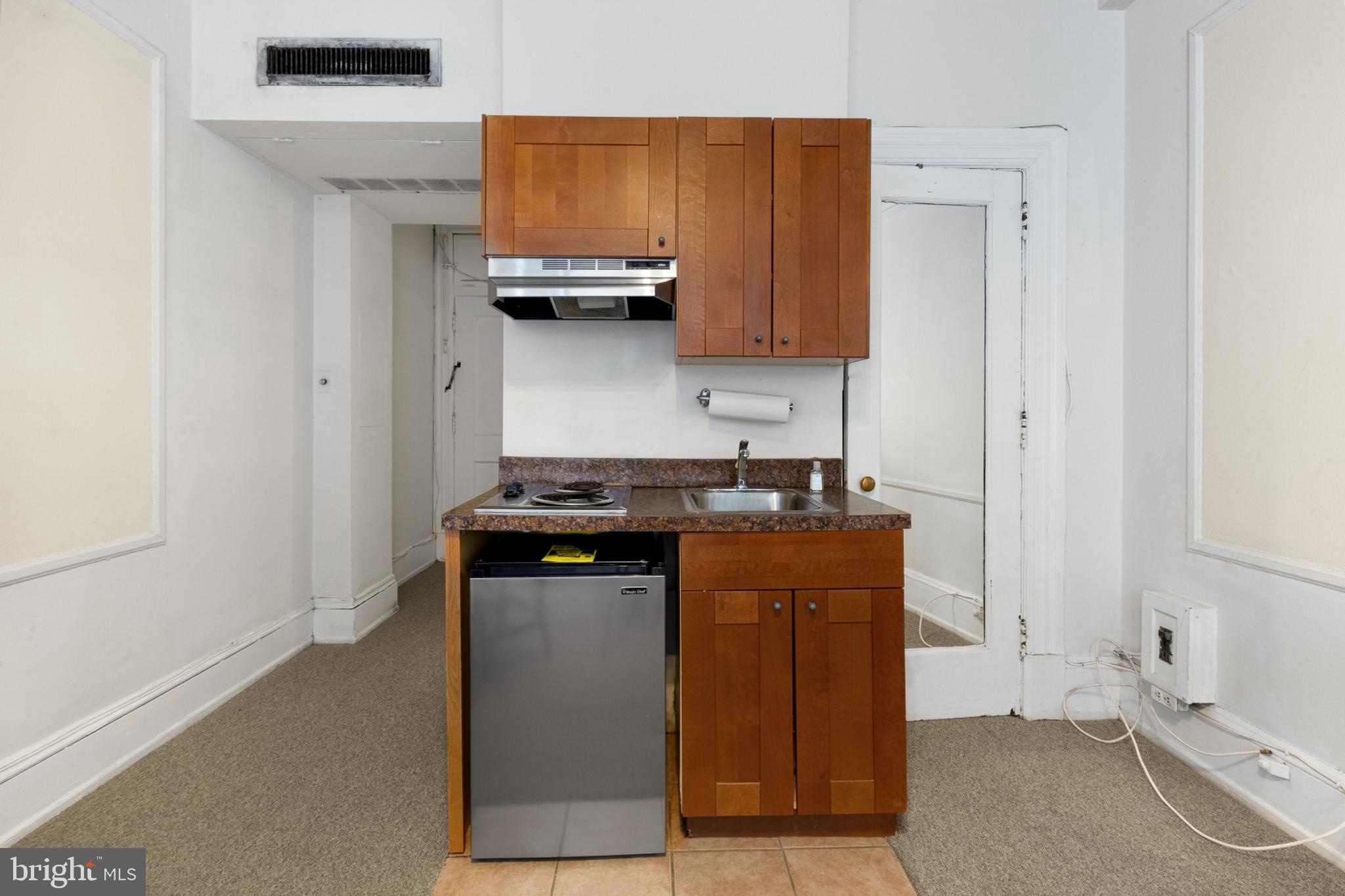 1324 Locust Street, Unit 802 Philadelphia, PA 19107 - Photo 4 of 34