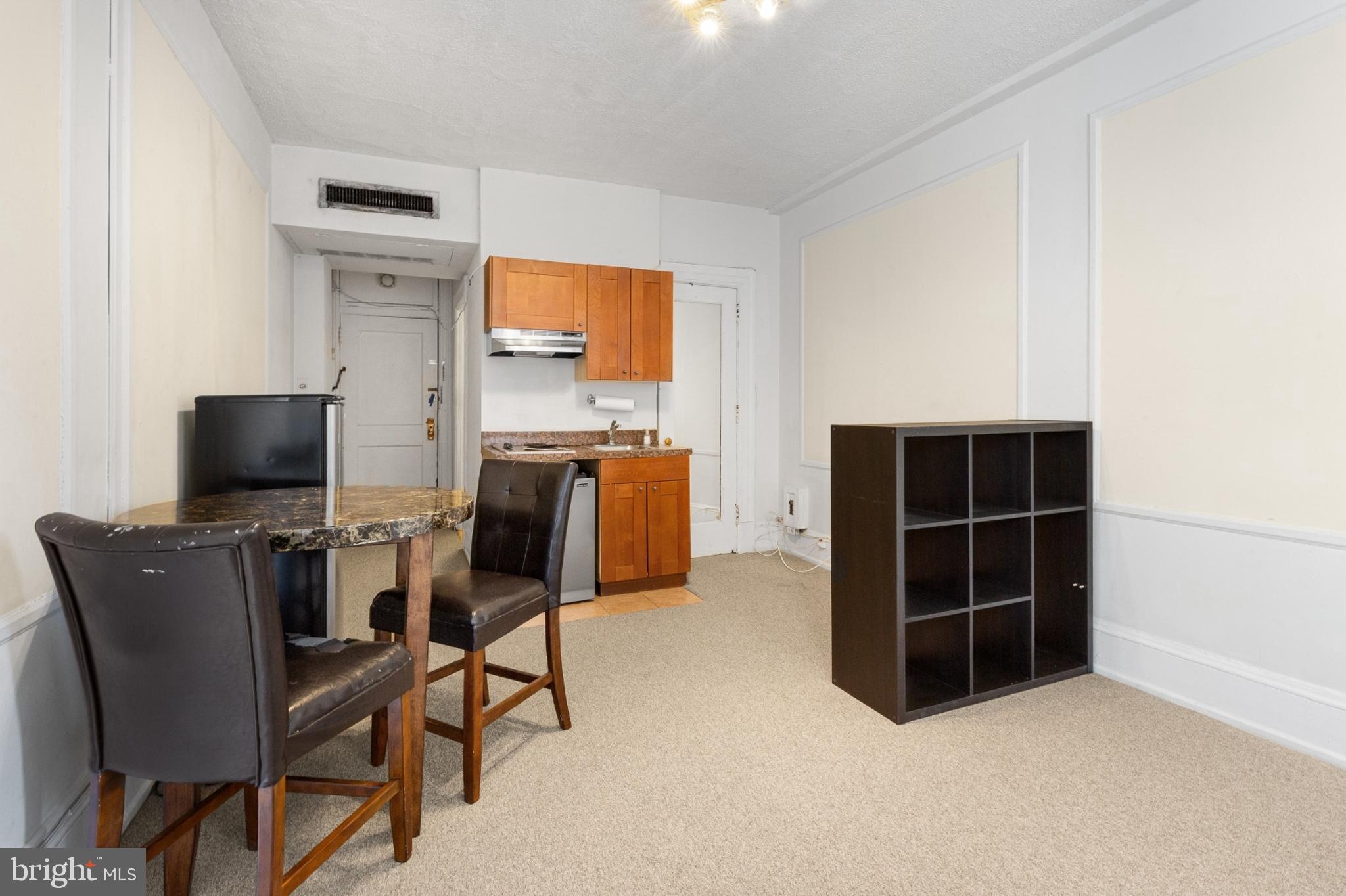 1324 Locust Street, Unit 802 Philadelphia, PA 19107 - Photo 5 of 34