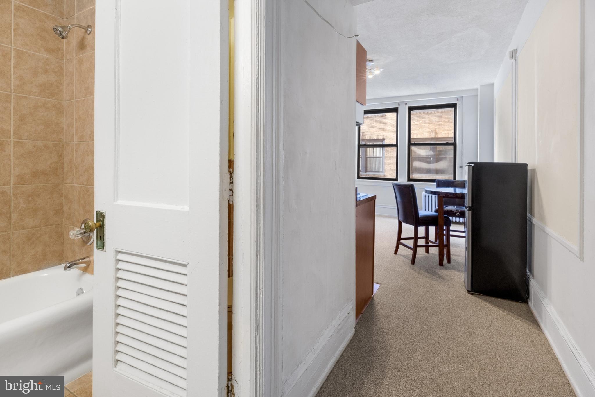 1324 Locust Street, Unit 802 Philadelphia, PA 19107 - Photo 8 of 34