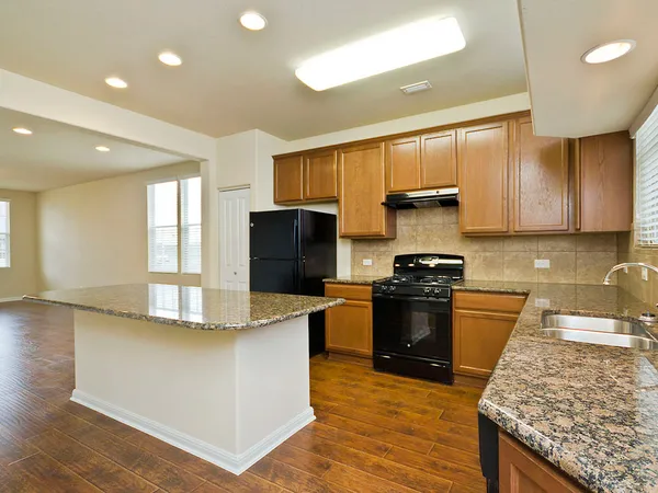 $1,695 | 335 Rachel Street, Unit MAIN HOME, San Marcos, TX 78666