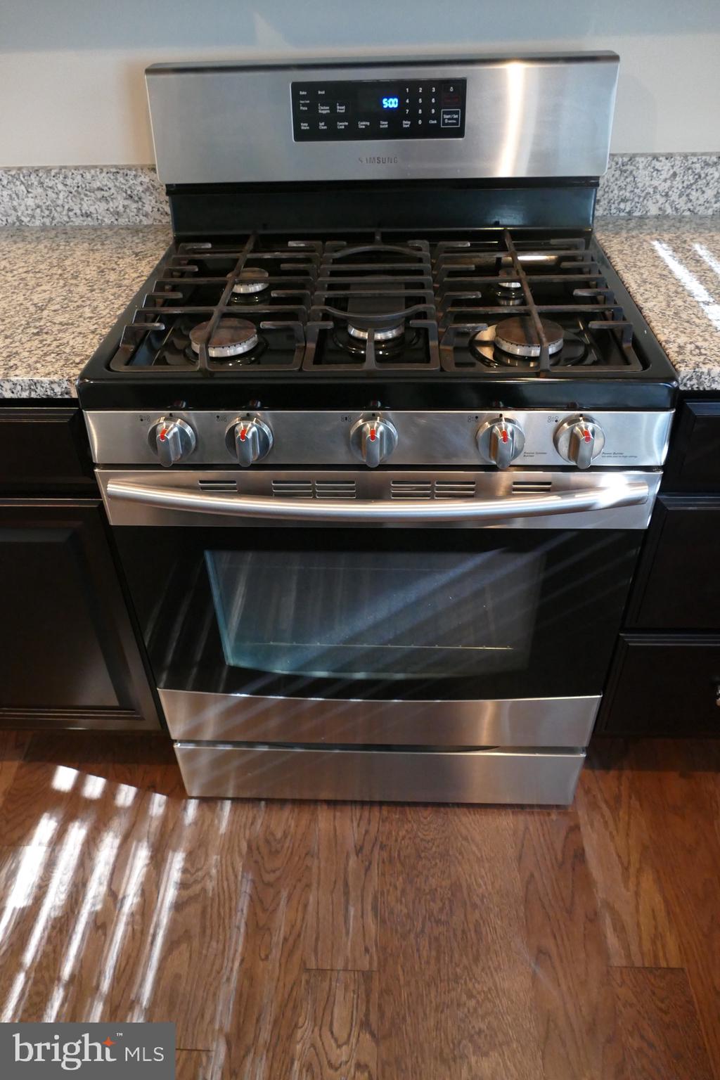 8014 Leeland Drive Pasadena, MD 21122 - Photo 4 of 32