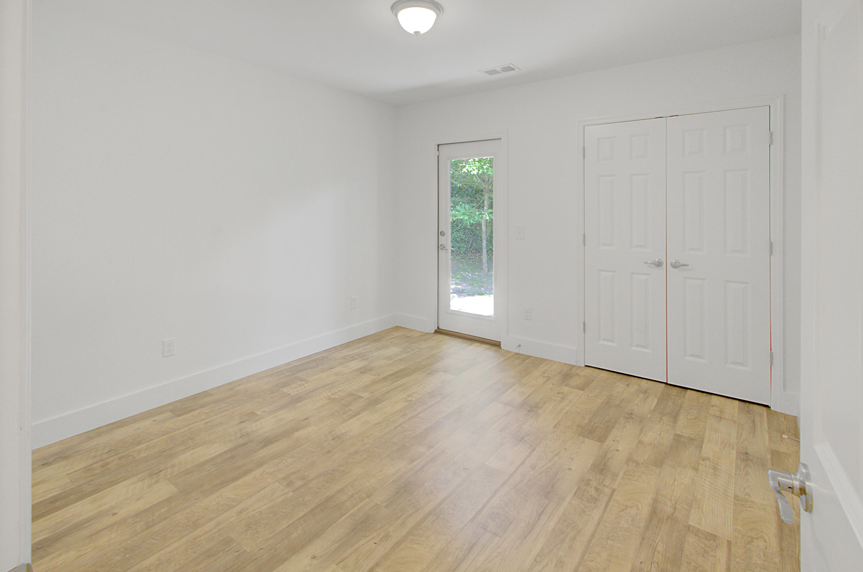 1299 Llewellyn Road Mount Pleasant, SC 29464 - Photo 14 of 29 Guest Bedroom
