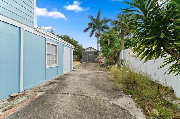 $595,888 | 5092 Southeast Nassau Terrace, Stuart, FL 34997