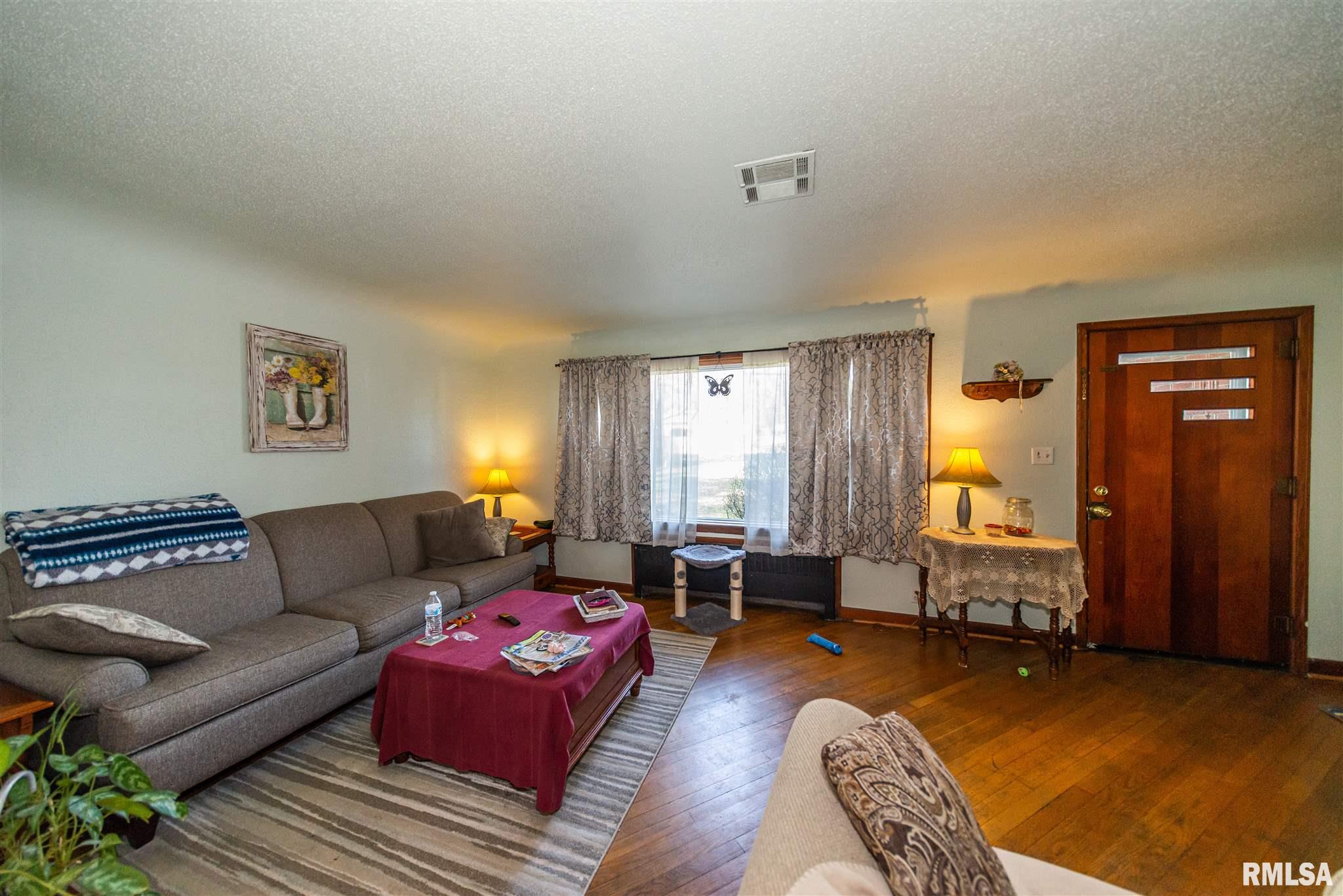 1514 Salem Road Mount Vernon, IL 62864 - Photo 3 of 21 Gallery Image 3