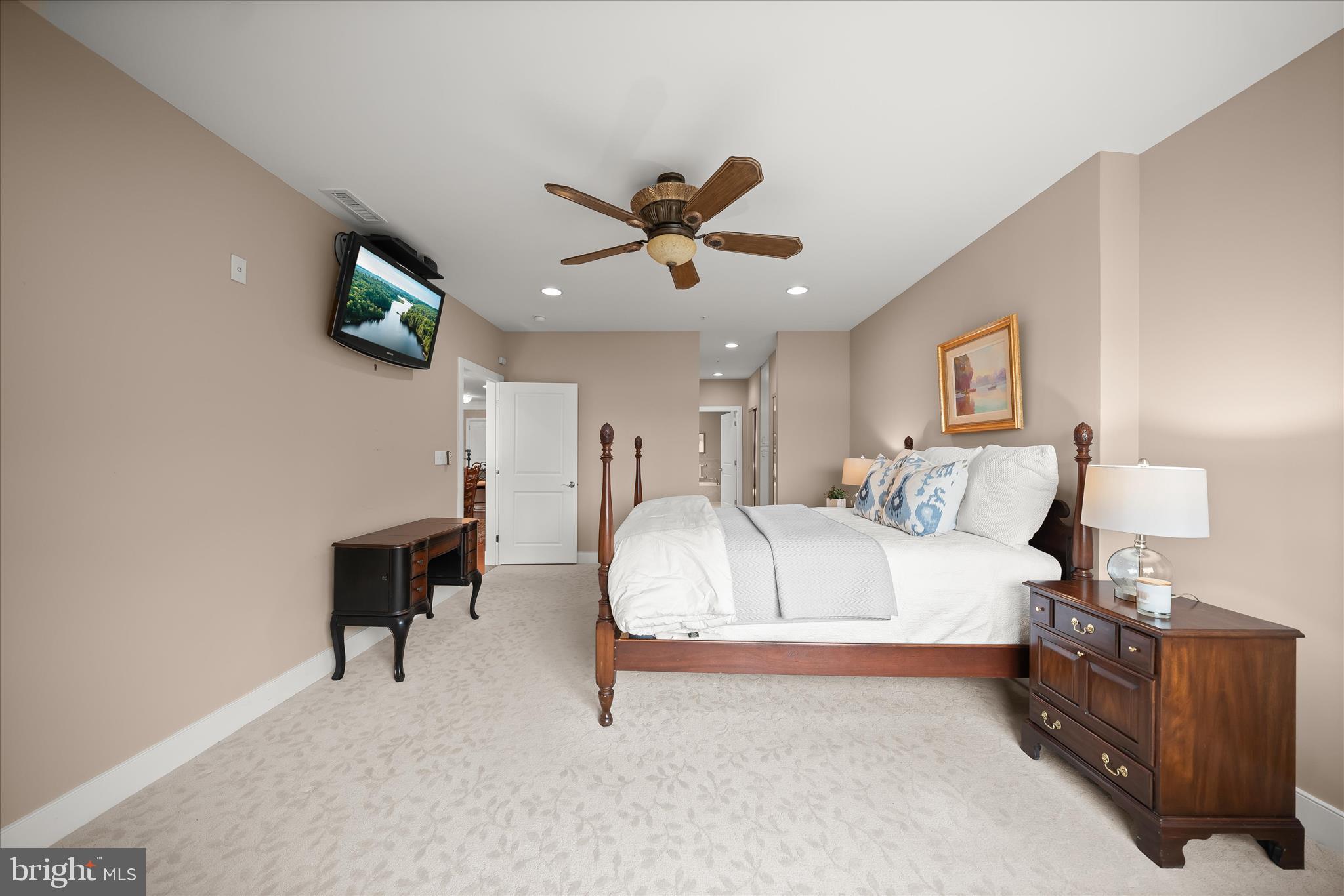 66 Franklin Street, Unit 407 Annapolis, MD 21401 - Photo 20 of 51 Primary Bedroom