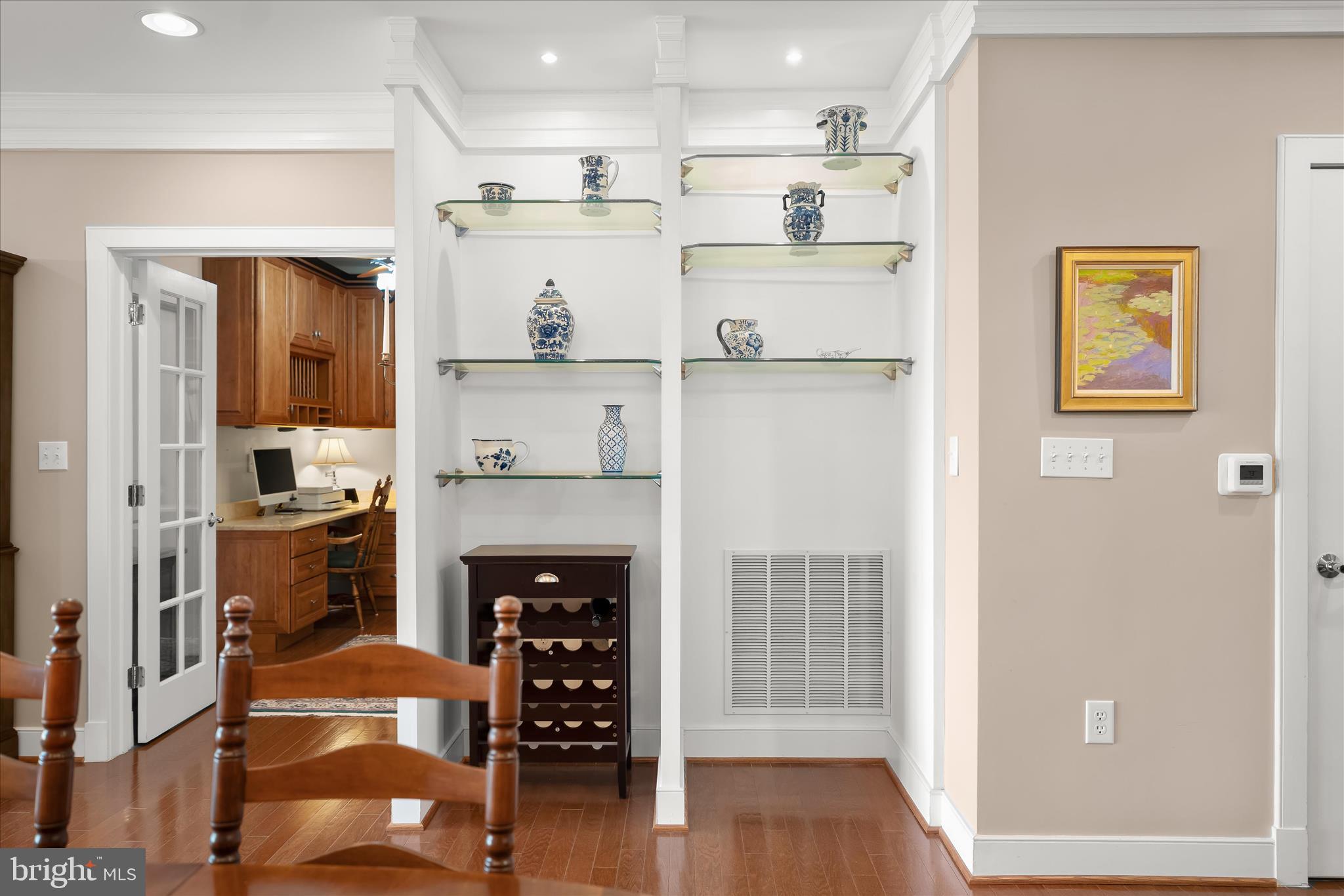 66 Franklin Street, Unit 407 Annapolis, MD 21401 - Photo 32 of 51 Display Area with Lighting