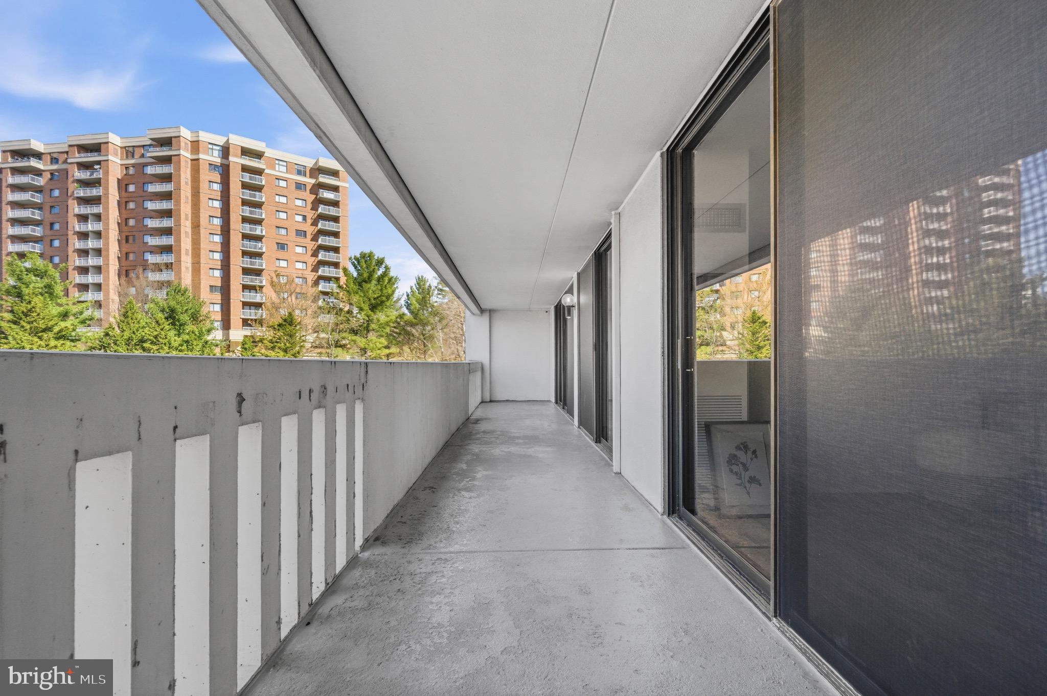 6101 Edsall Road, Unit 602 Alexandria, VA 22304 - Photo 28 of 38 a view of a balcony