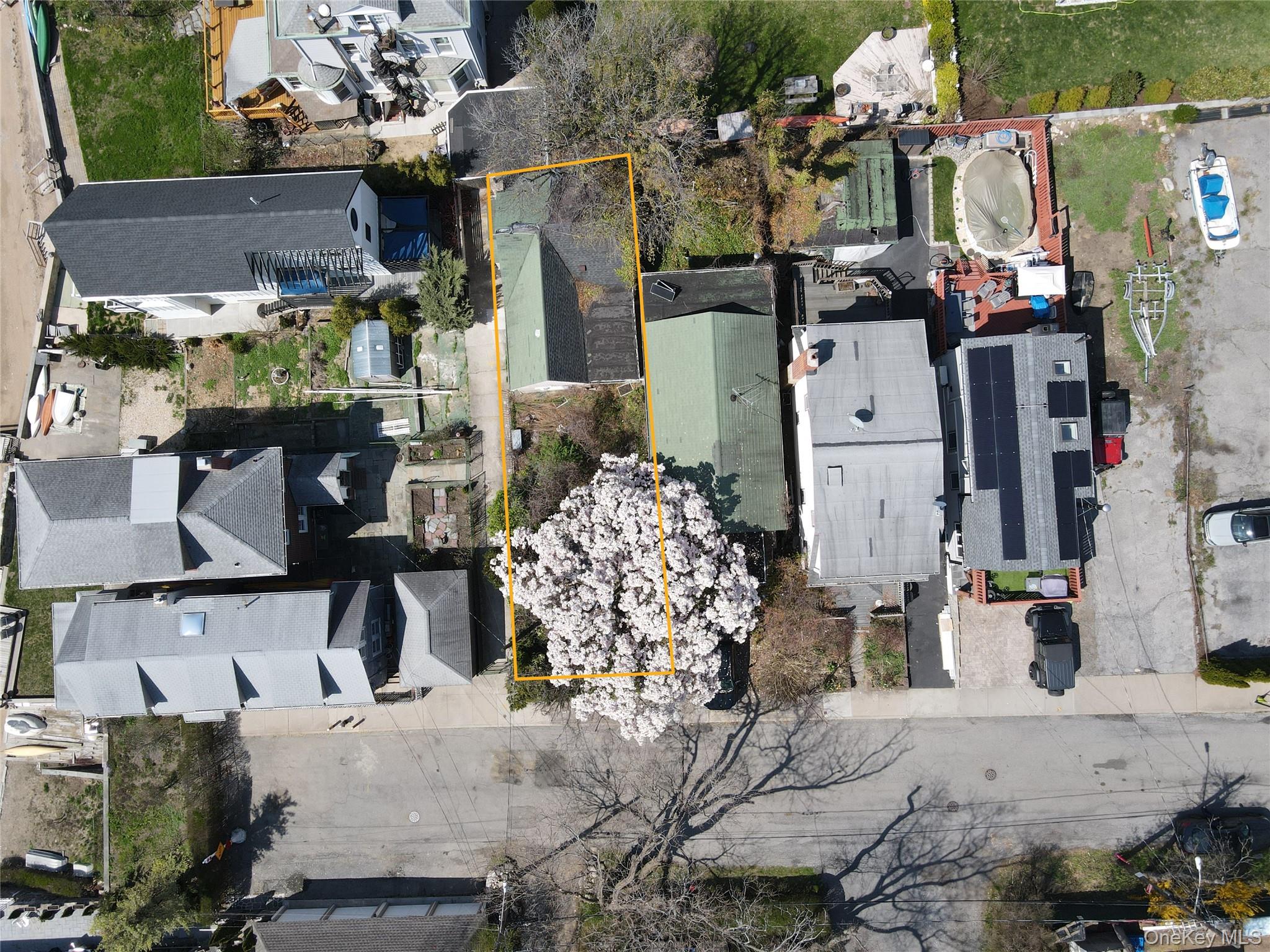 99 Rochelle Street Bronx, NY 10464 - Photo 3 of 5 25 X 100