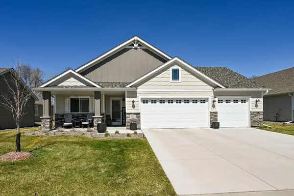 $575,000 | 10073 177th Avenue Northwest, Elk River, MN 55330