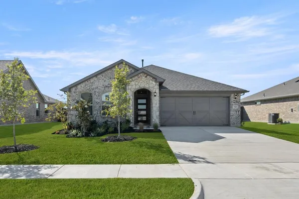$339,999 | 725 Scarlet Sage Drive, Waxahachie, TX 75165