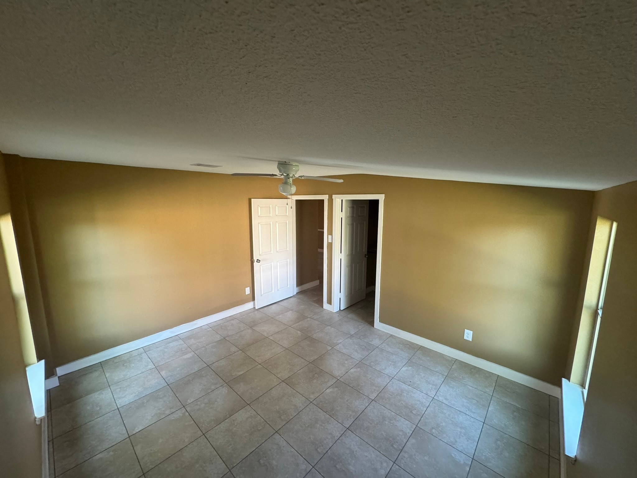 207 East Mitchell Road Houston, TX 77037 - Photo 2 of 6 an empty room with closet