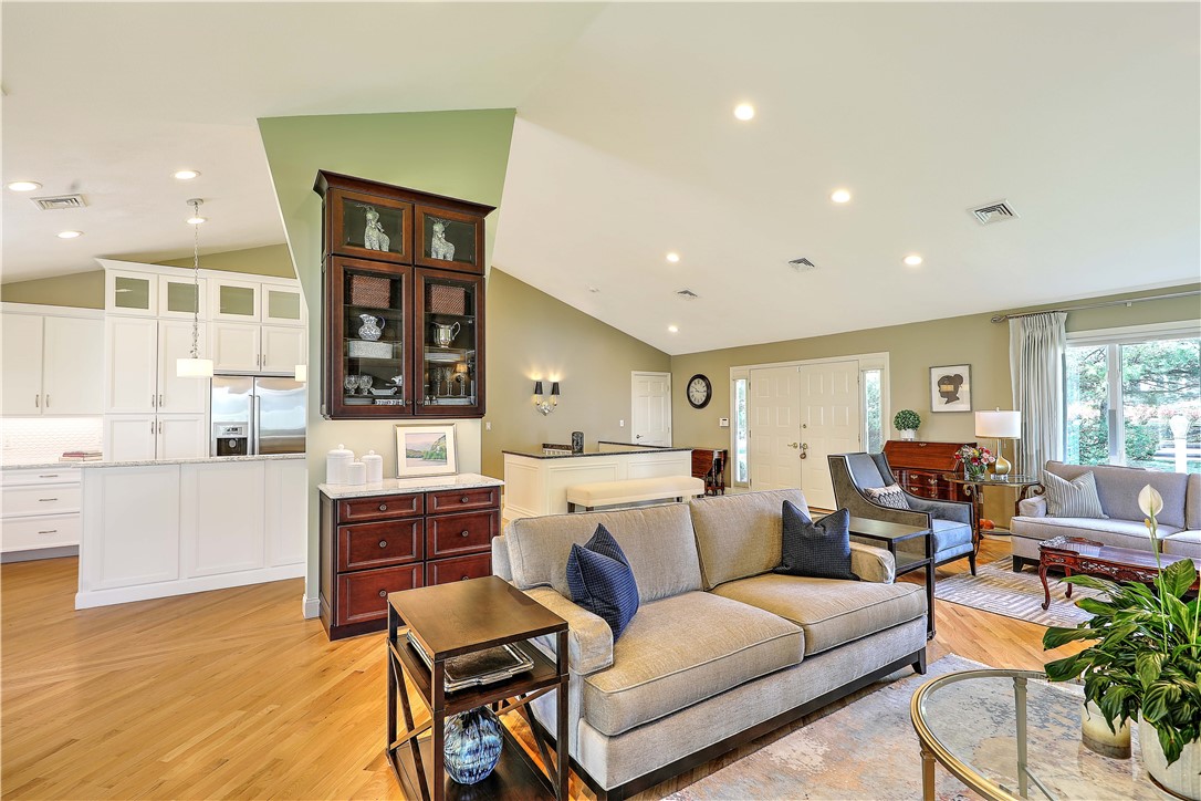 189 Old River Road Lincoln, RI 02865 - Photo 13 of 44 Gallery Image 13