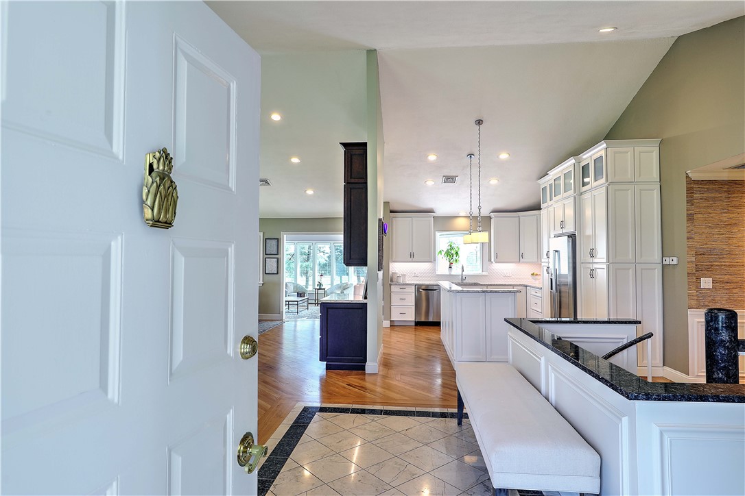 189 Old River Road Lincoln, RI 02865 - Photo 8 of 44 Gallery Image 8