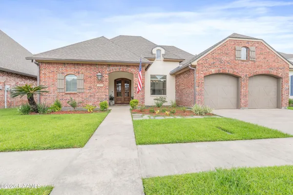 $385,000 | 111 Spring View Drive, Youngsville, LA 70592