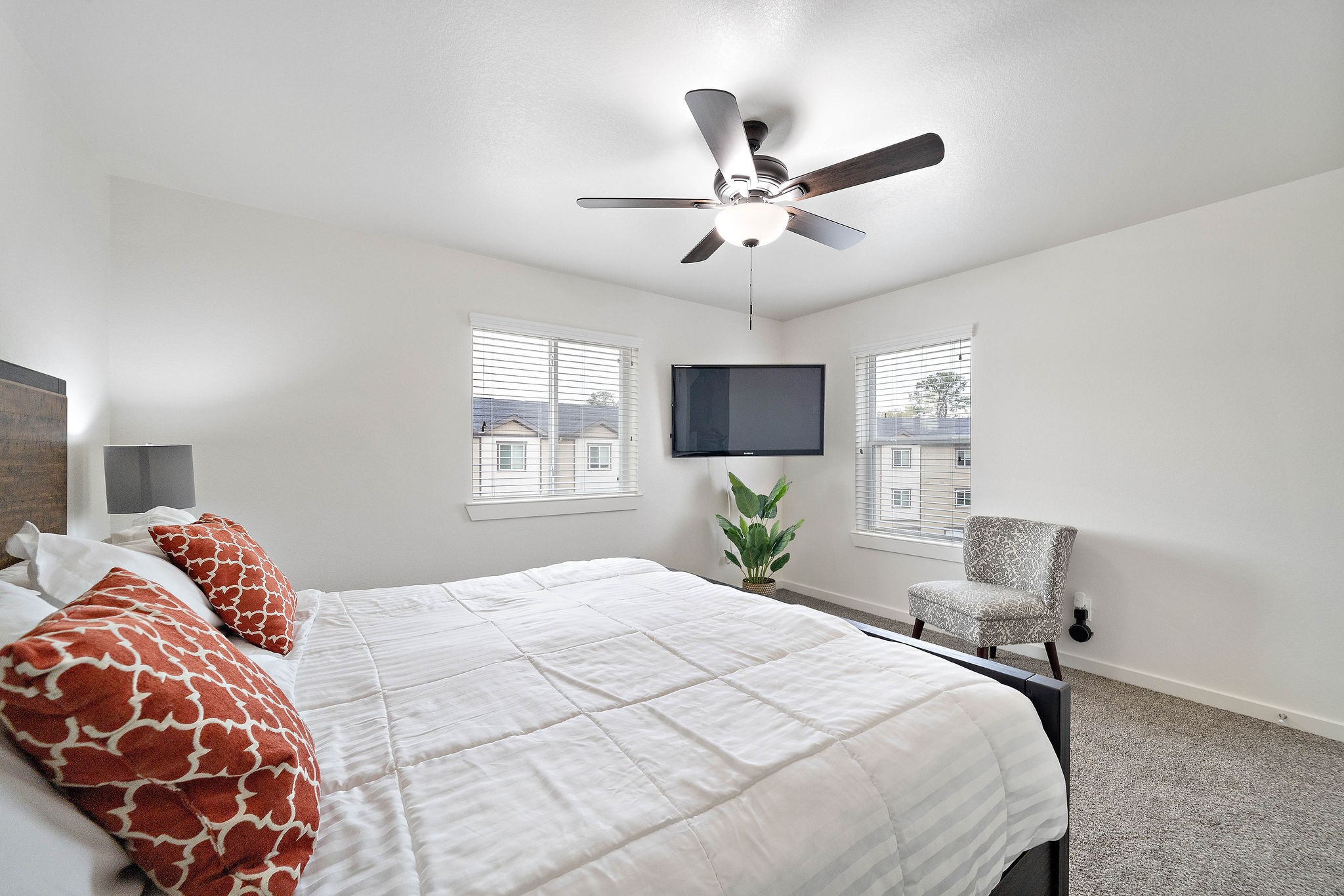 12603 Telge Road, Unit 17B Cypress, TX 77429 - Photo 12 of 21 a bedroom with a large bed and a window