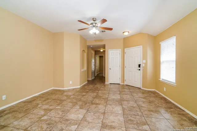 $1,510 | 3519 Aranda Fields, Converse, TX 78109