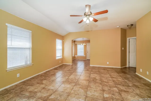 $1,510 | 3519 Aranda Fields, Converse, TX 78109