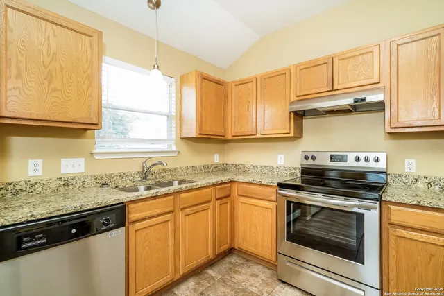 $1,510 | 3519 Aranda Fields, Converse, TX 78109