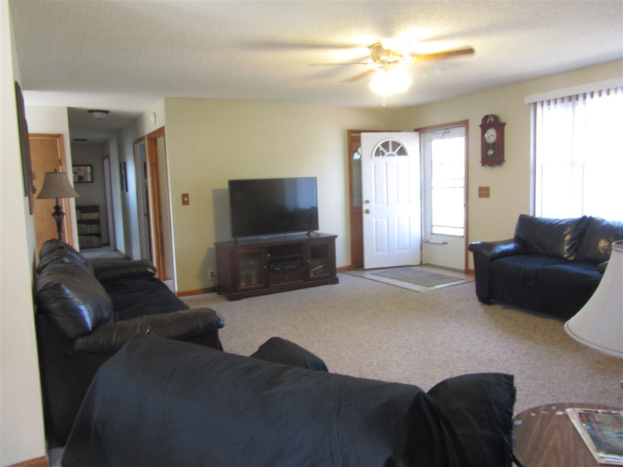 5694 East St Road Montpelier, IN 47359 - Photo 5 of 15 Gallery Image 5