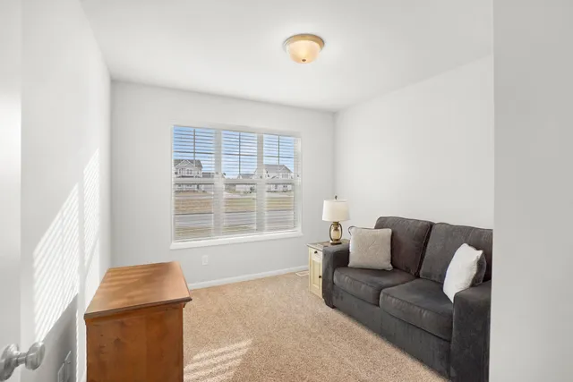 $529,900 | 830 Burr Oak Lane, Oconomowoc, WI 53066