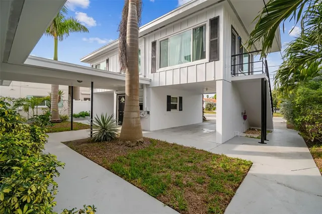 $2,800 | 2411 Bay Boulevard, Unit 1, Indian Rocks Beach, FL 33785