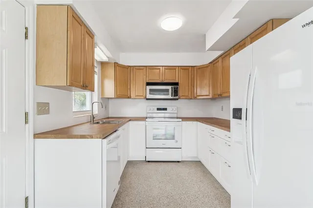 $2,800 | 2411 Bay Boulevard, Unit 1, Indian Rocks Beach, FL 33785