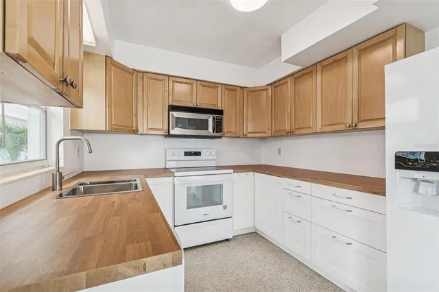 $2,800 | 2411 Bay Boulevard, Unit 1, Indian Rocks Beach, FL 33785