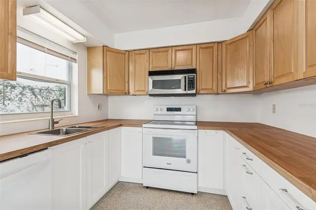 $2,800 | 2411 Bay Boulevard, Unit 1, Indian Rocks Beach, FL 33785