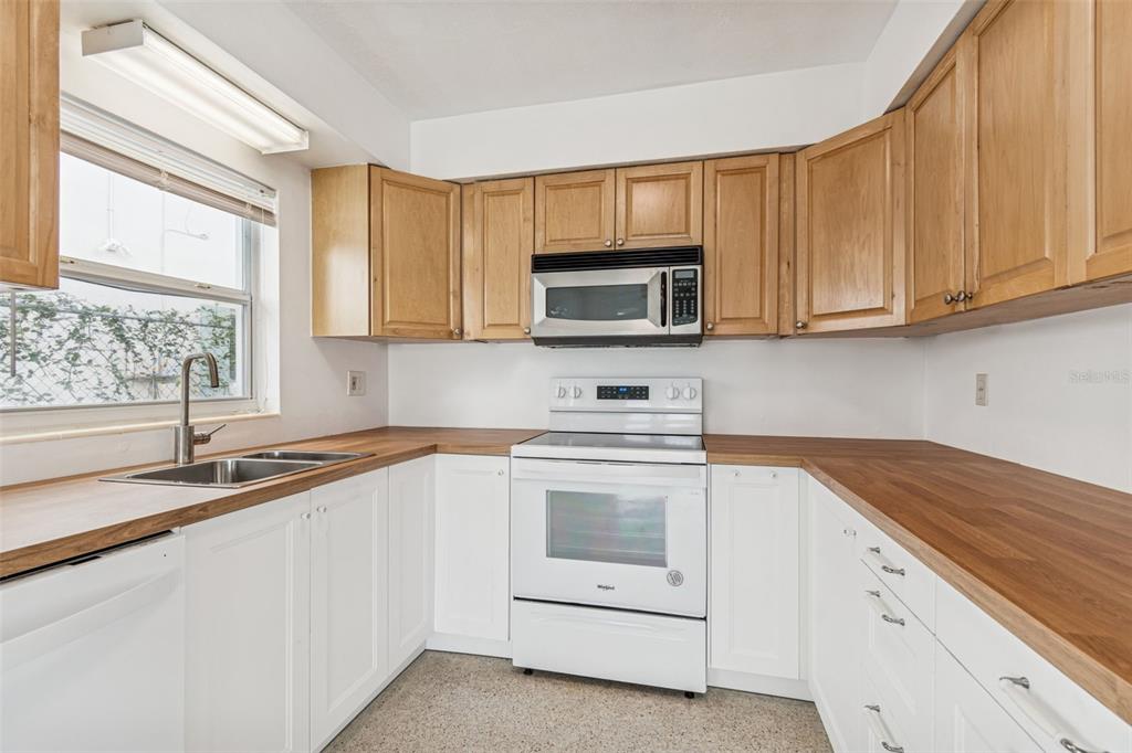 2411 Bay Boulevard, Unit 1 Indian Rocks Beach, FL 33785 - Photo 28 of 67